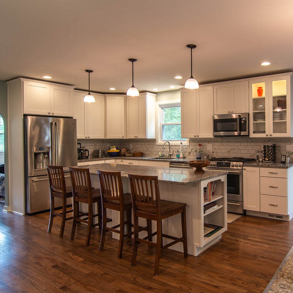 Traditional Style Coraopolis kitchen using warm tones throughout the whole kitchen
