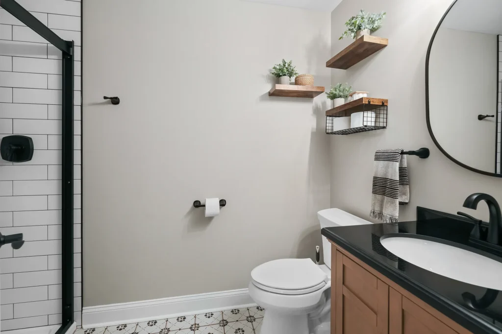 Modern Murrysville Bathroom with Clean, Simple and Functional Design.