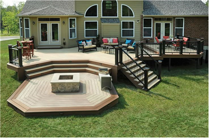 Custom outdoor deck in Moon Township, PA